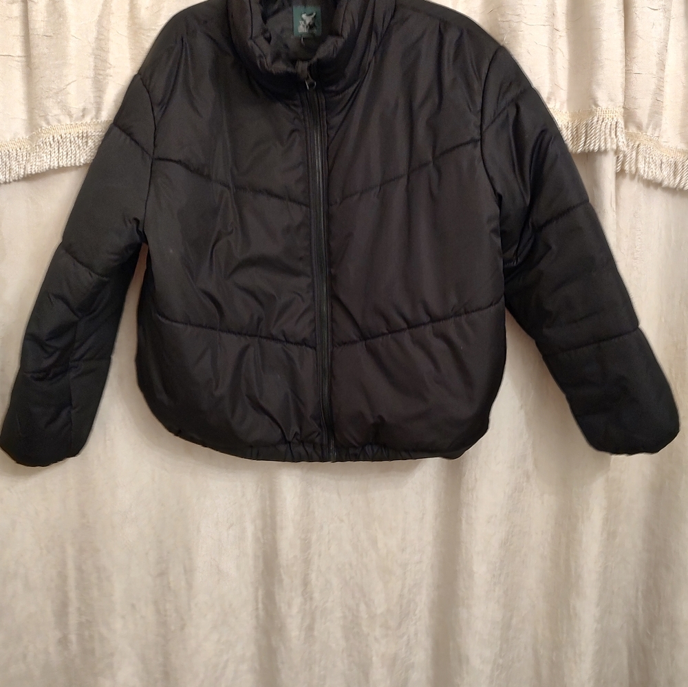 Black cropped puffer coat. Large